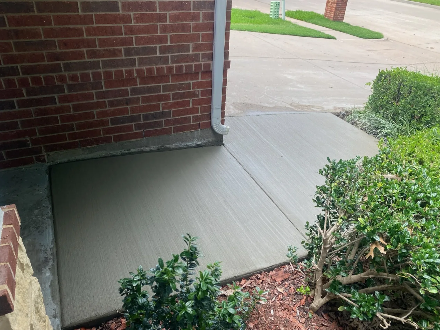 A level, slip-aware walkway by Lucky’s Concrete in Hialeah
